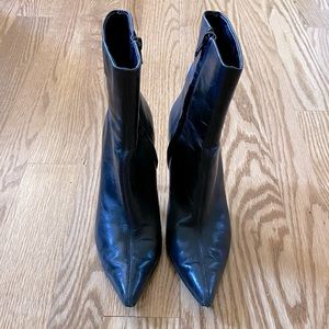 Nine West Black Leather Pointed Toe Ankle Boots / Booties